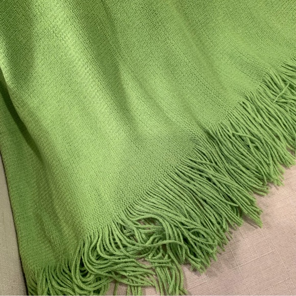Bedding Very Pretty Light Weight Lime Green Sofa Throw With 4 Tassels On Each End Poshmark
